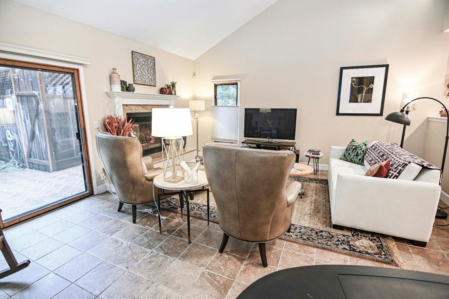 Detail Gallery Image 12 of 49 For 1924 Meridian Ave, San Jose,  CA 95125 - 2 Beds | 2/1 Baths