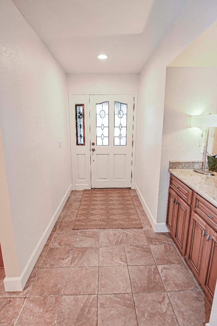Detail Gallery Image 4 of 49 For 1924 Meridian Ave, San Jose,  CA 95125 - 2 Beds | 2/1 Baths