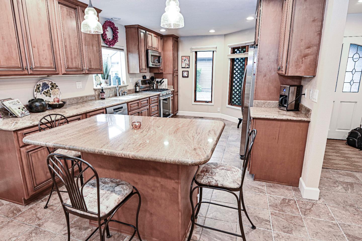 Detail Gallery Image 5 of 49 For 1924 Meridian Ave, San Jose,  CA 95125 - 2 Beds | 2/1 Baths