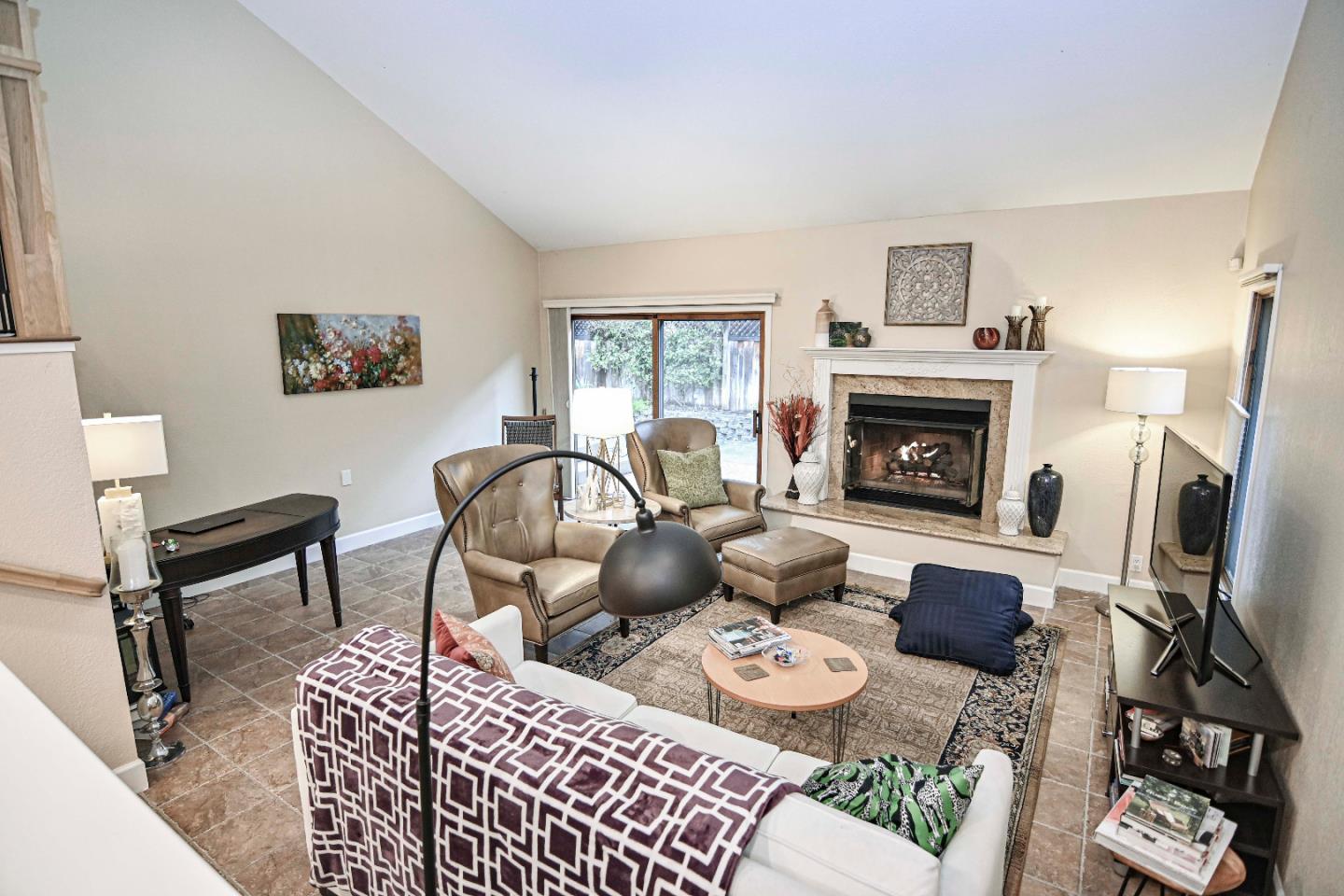 Detail Gallery Image 9 of 49 For 1924 Meridian Ave, San Jose,  CA 95125 - 2 Beds | 2/1 Baths