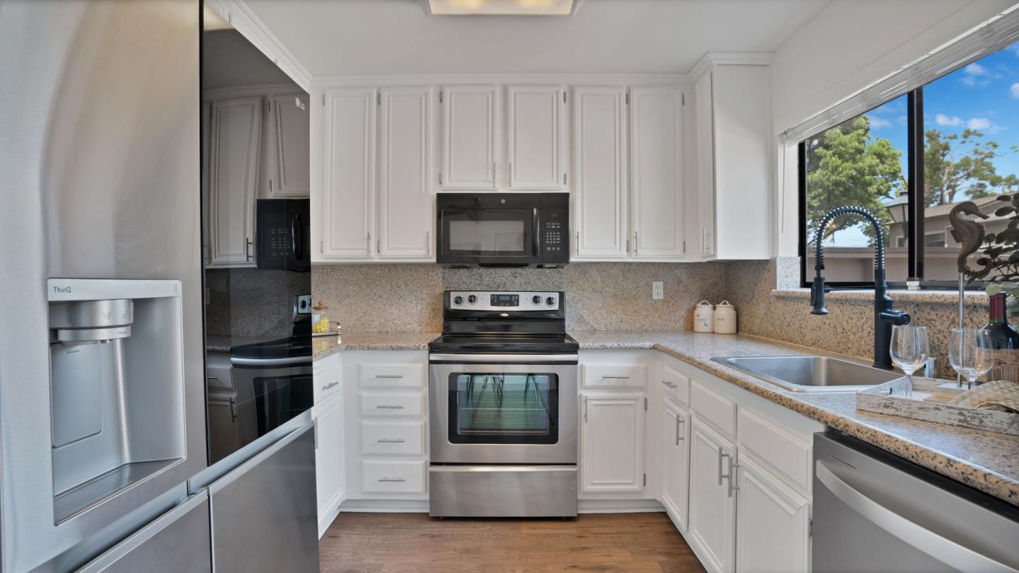 Detail Gallery Image 10 of 35 For 4930 Flat Rock Cir, San Jose,  CA 95136 - 3 Beds | 2/1 Baths
