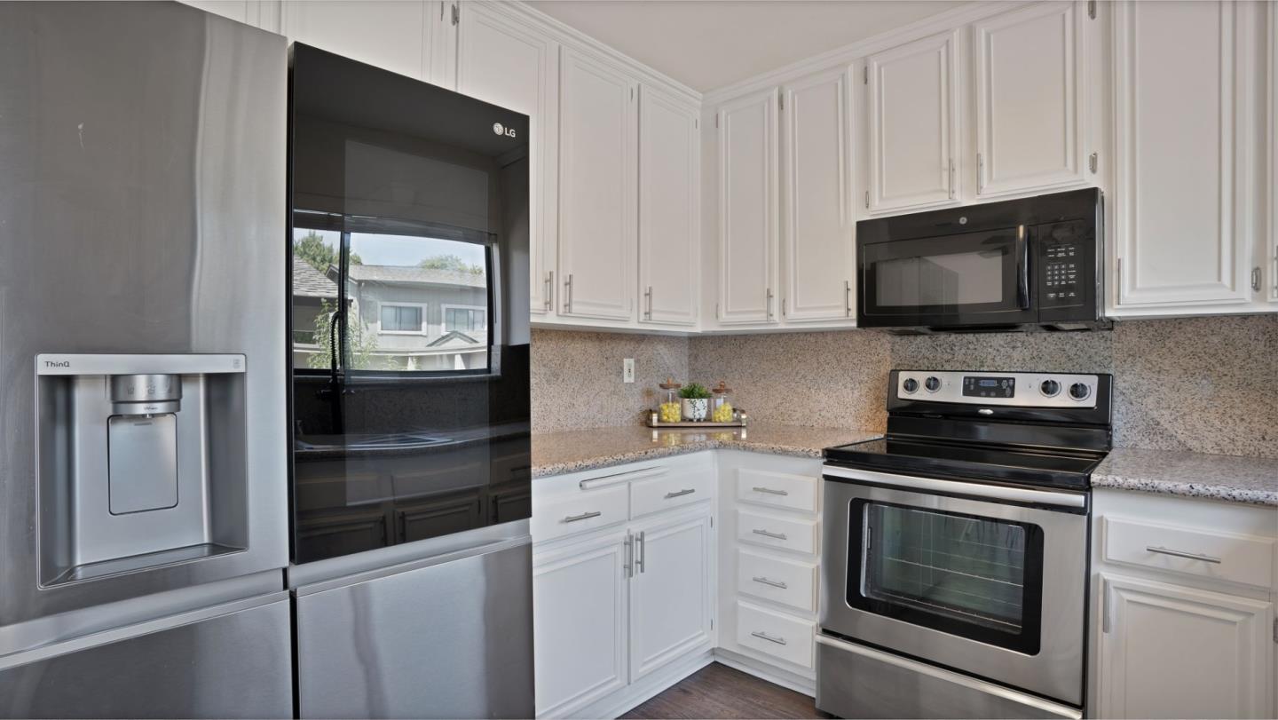 Detail Gallery Image 11 of 35 For 4930 Flat Rock Cir, San Jose,  CA 95136 - 3 Beds | 2/1 Baths