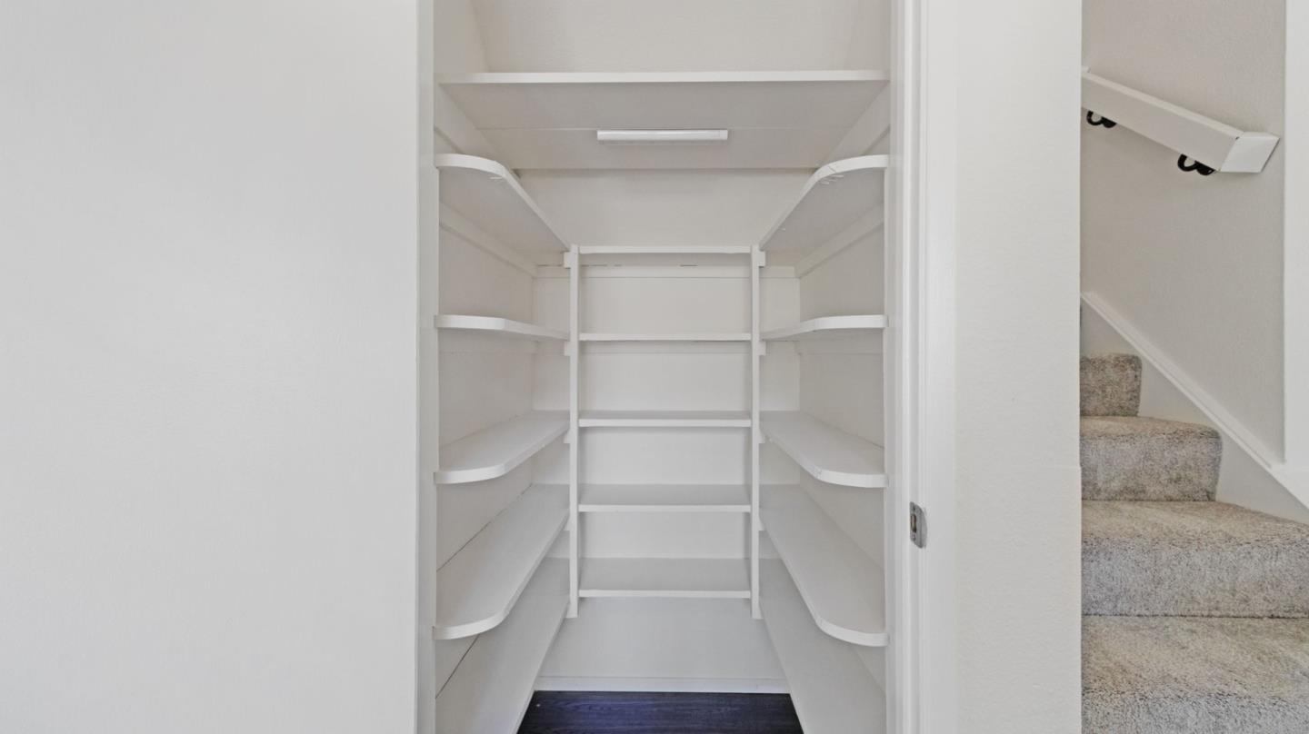 Detail Gallery Image 14 of 35 For 4930 Flat Rock Cir, San Jose,  CA 95136 - 3 Beds | 2/1 Baths
