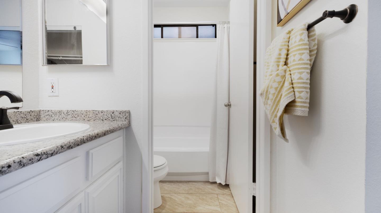Detail Gallery Image 20 of 35 For 4930 Flat Rock Cir, San Jose,  CA 95136 - 3 Beds | 2/1 Baths
