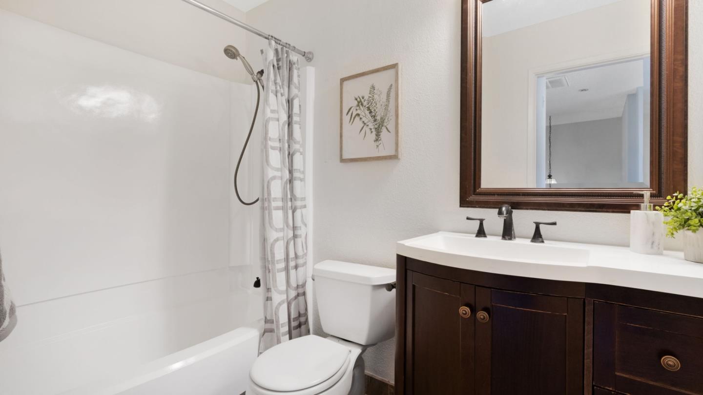 Detail Gallery Image 25 of 35 For 4930 Flat Rock Cir, San Jose,  CA 95136 - 3 Beds | 2/1 Baths