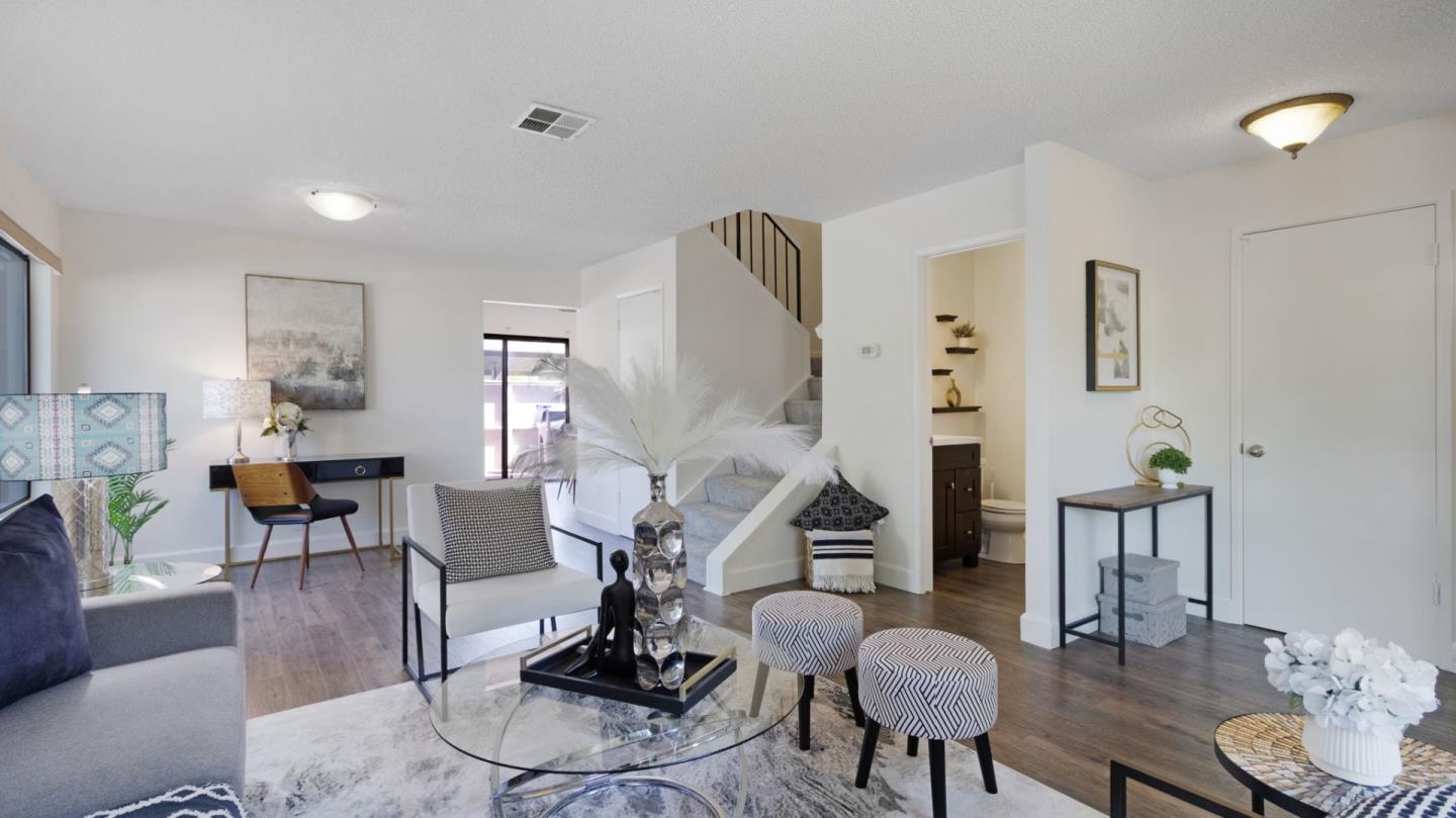 Detail Gallery Image 3 of 35 For 4930 Flat Rock Cir, San Jose,  CA 95136 - 3 Beds | 2/1 Baths