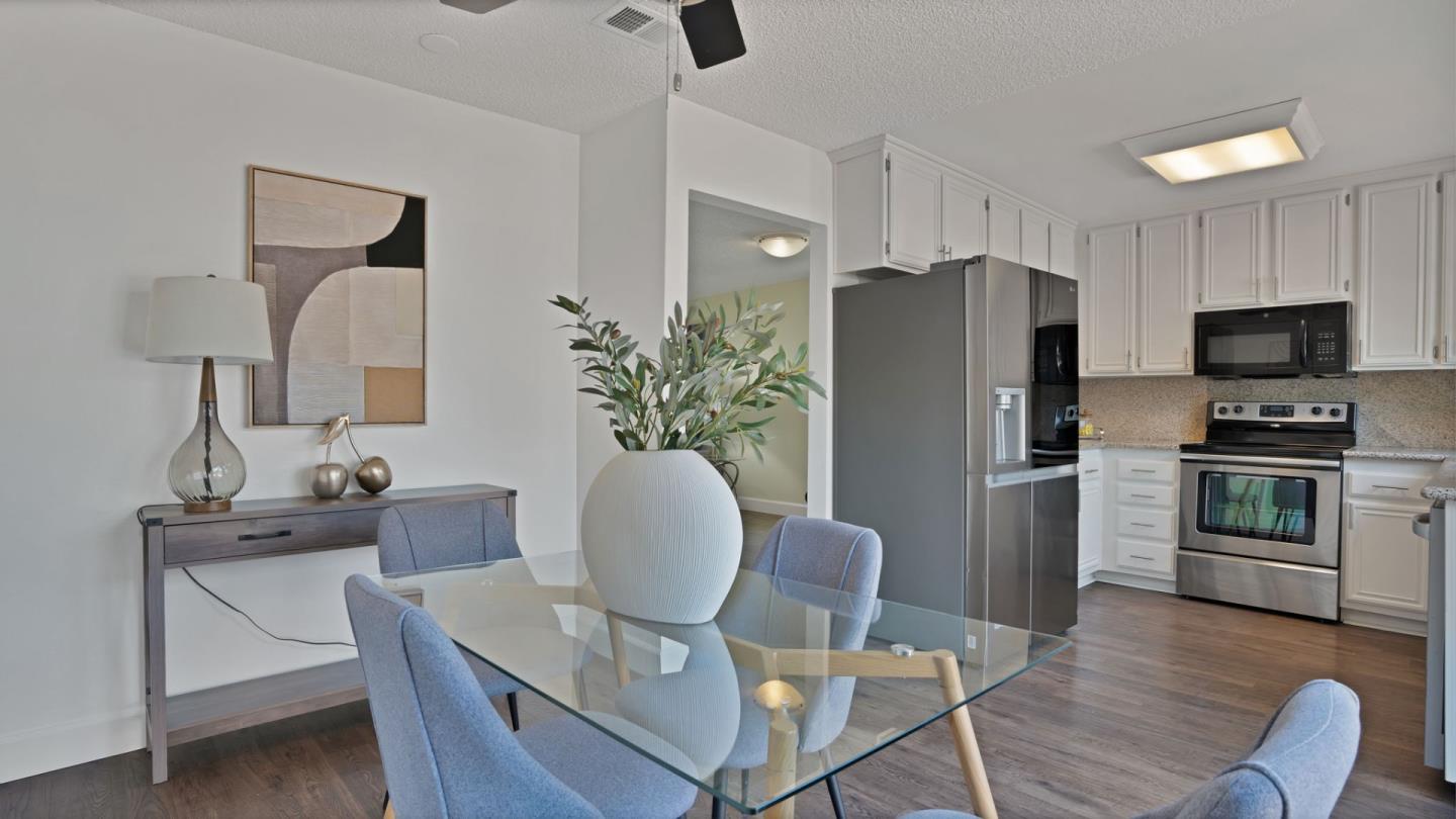Detail Gallery Image 9 of 35 For 4930 Flat Rock Cir, San Jose,  CA 95136 - 3 Beds | 2/1 Baths