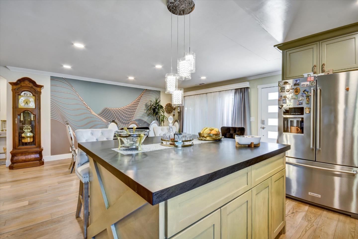 Detail Gallery Image 11 of 59 For 163 Roxbury, Santa Clara,  CA 95050 - – Beds | – Baths