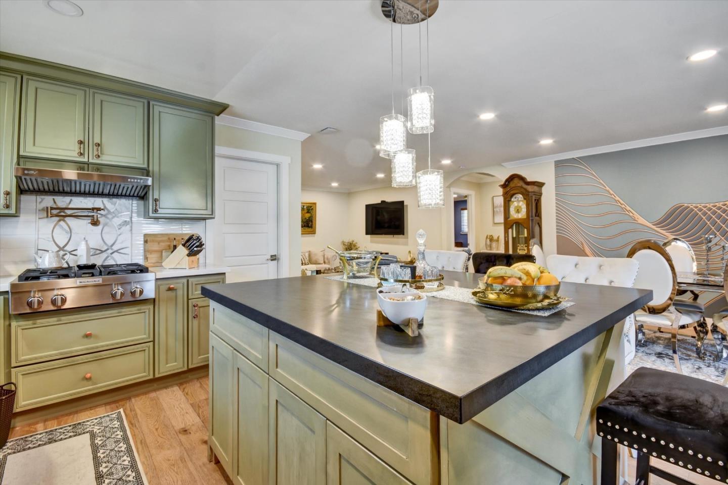 Detail Gallery Image 12 of 59 For 163 Roxbury, Santa Clara,  CA 95050 - – Beds | – Baths