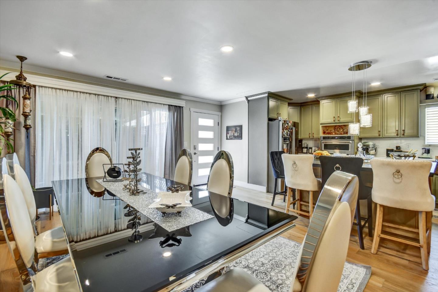Detail Gallery Image 7 of 59 For 163 Roxbury, Santa Clara,  CA 95050 - – Beds | – Baths