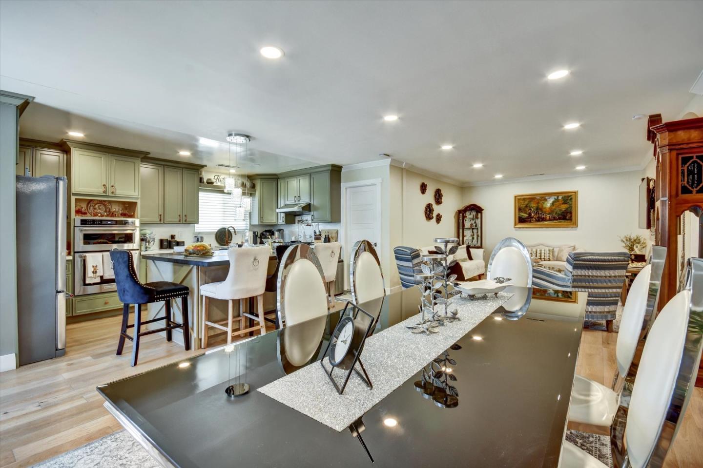 Detail Gallery Image 8 of 59 For 163 Roxbury, Santa Clara,  CA 95050 - – Beds | – Baths