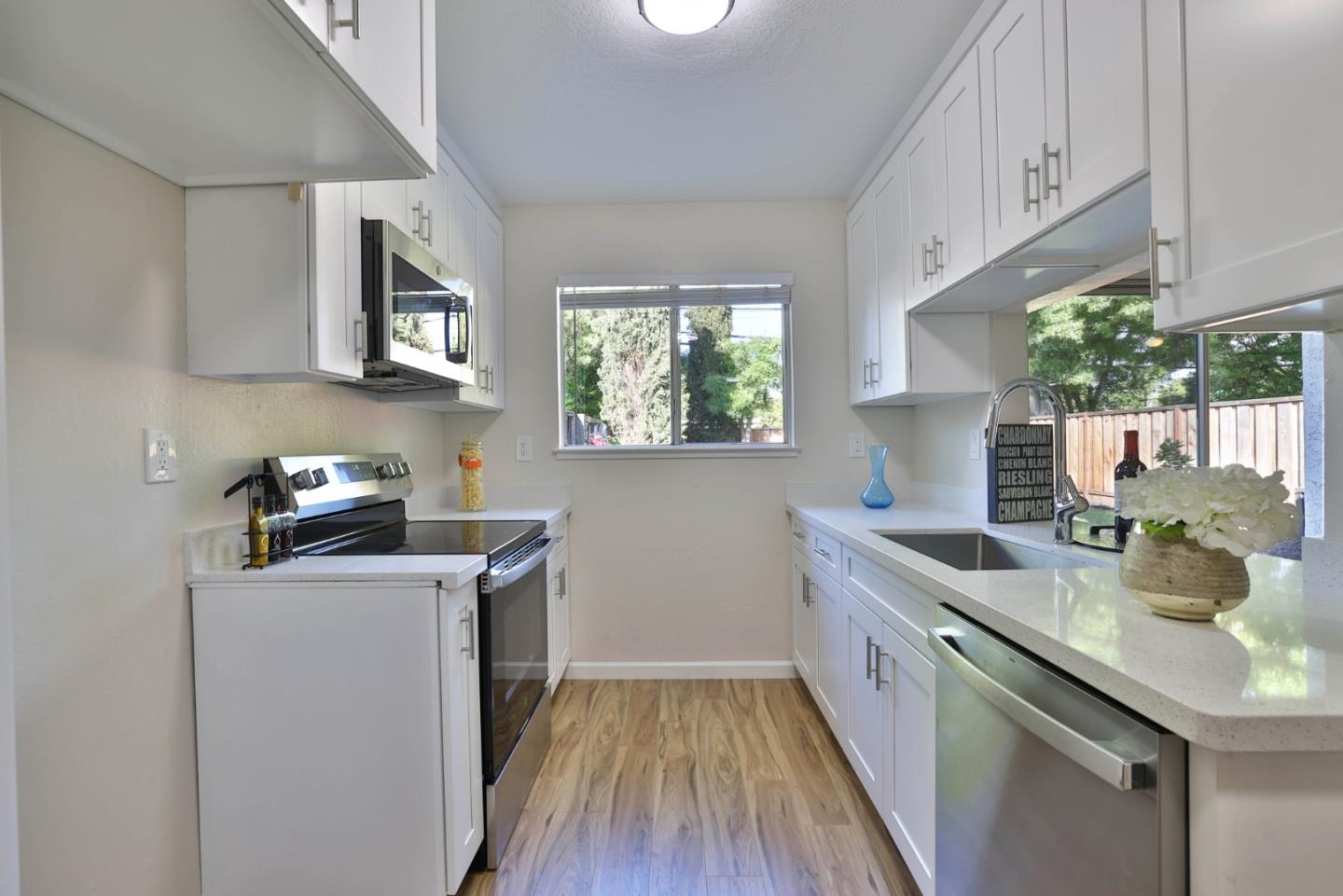 Detail Gallery Image 9 of 29 For 4648 Cherry Ave, San Jose,  CA 95118 - – Beds | – Baths