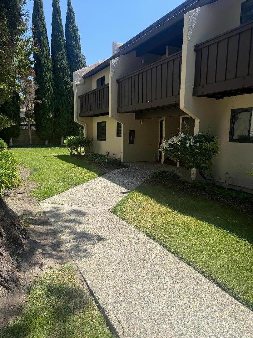 Detail Gallery Image 1 of 22 For 1001 E Evelyn Ter #131,  Sunnyvale,  CA 94086 - 2 Beds | 1 Baths