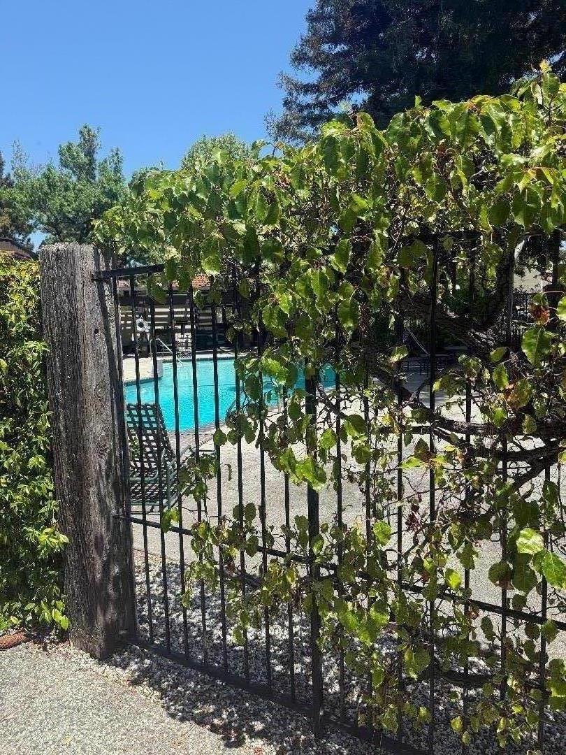 Detail Gallery Image 20 of 22 For 1001 E Evelyn Ter #131,  Sunnyvale,  CA 94086 - 2 Beds | 1 Baths
