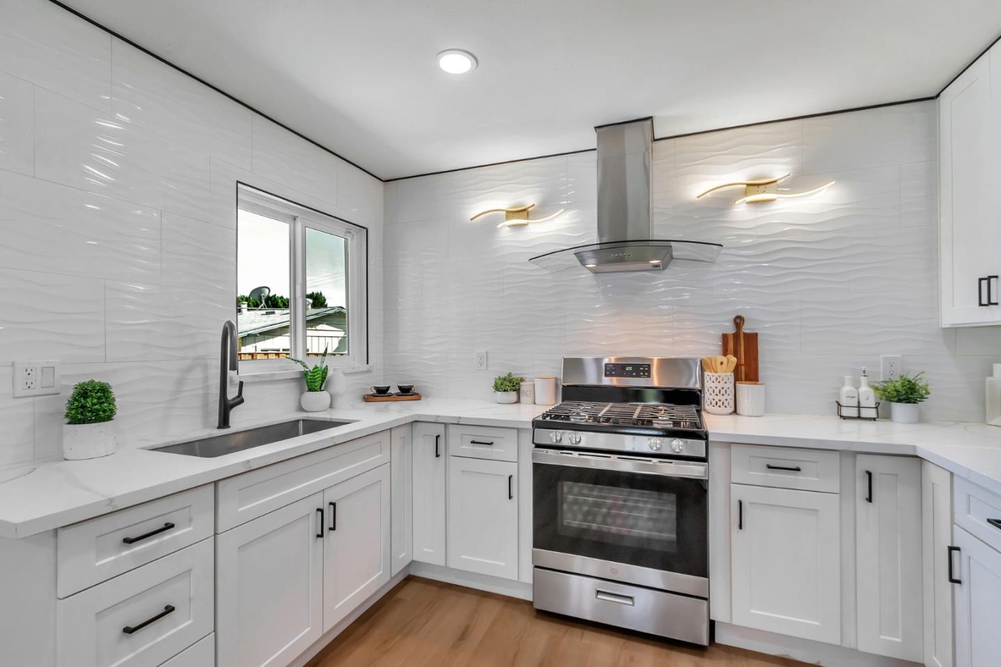 Detail Gallery Image 14 of 39 For 1257 S White Rd, San Jose,  CA 95127 - 4 Beds | 2 Baths