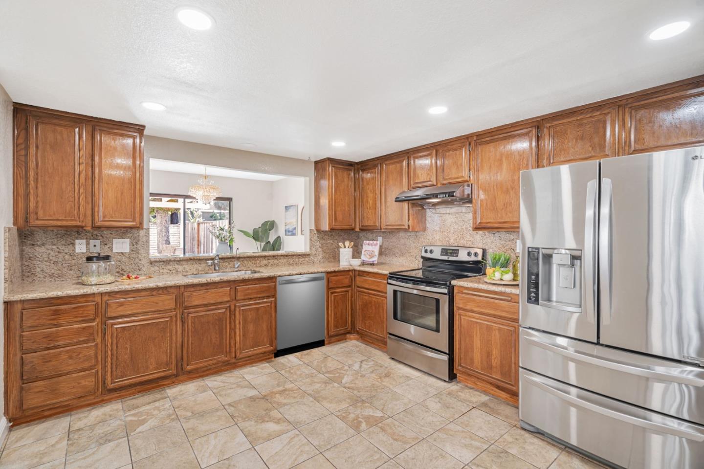 Detail Gallery Image 10 of 35 For 37993 Ponderosa Ter, Fremont,  CA 94536 - 3 Beds | 2/1 Baths