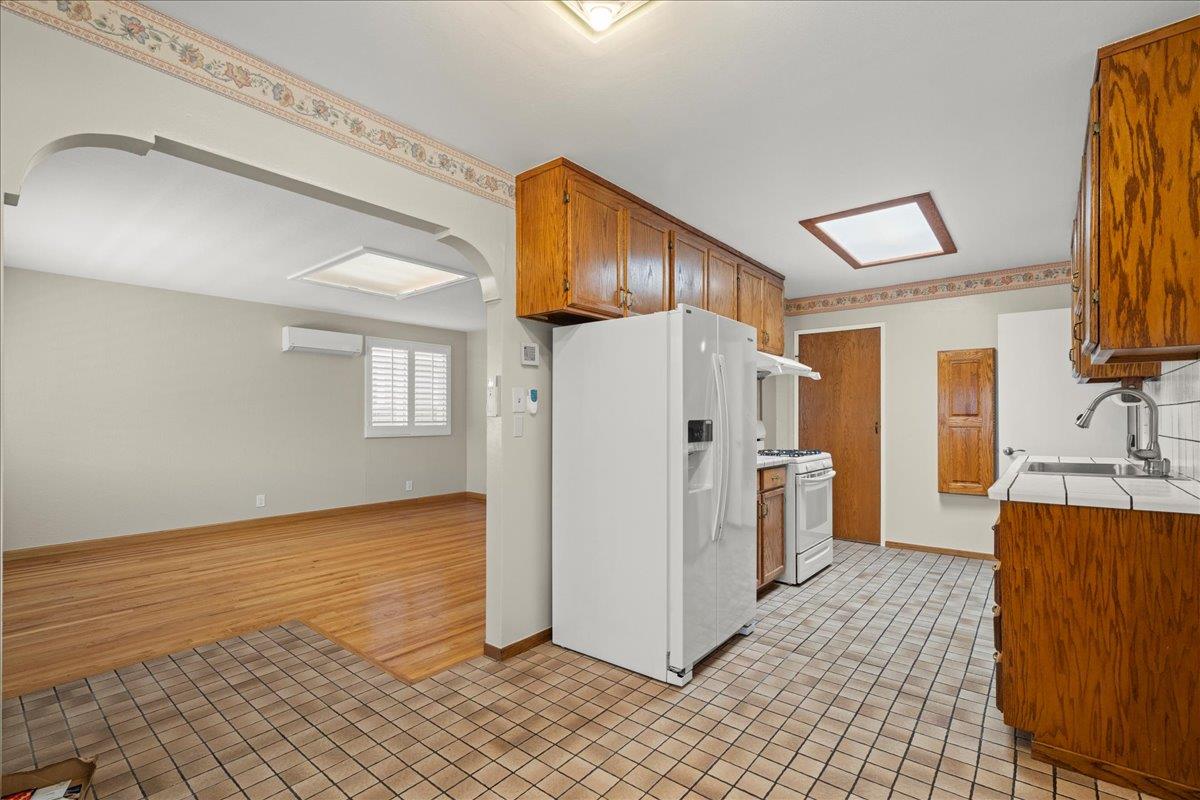 Detail Gallery Image 3 of 26 For 667 Los Padres Blvd, Santa Clara,  CA 95050 - 3 Beds | 3 Baths