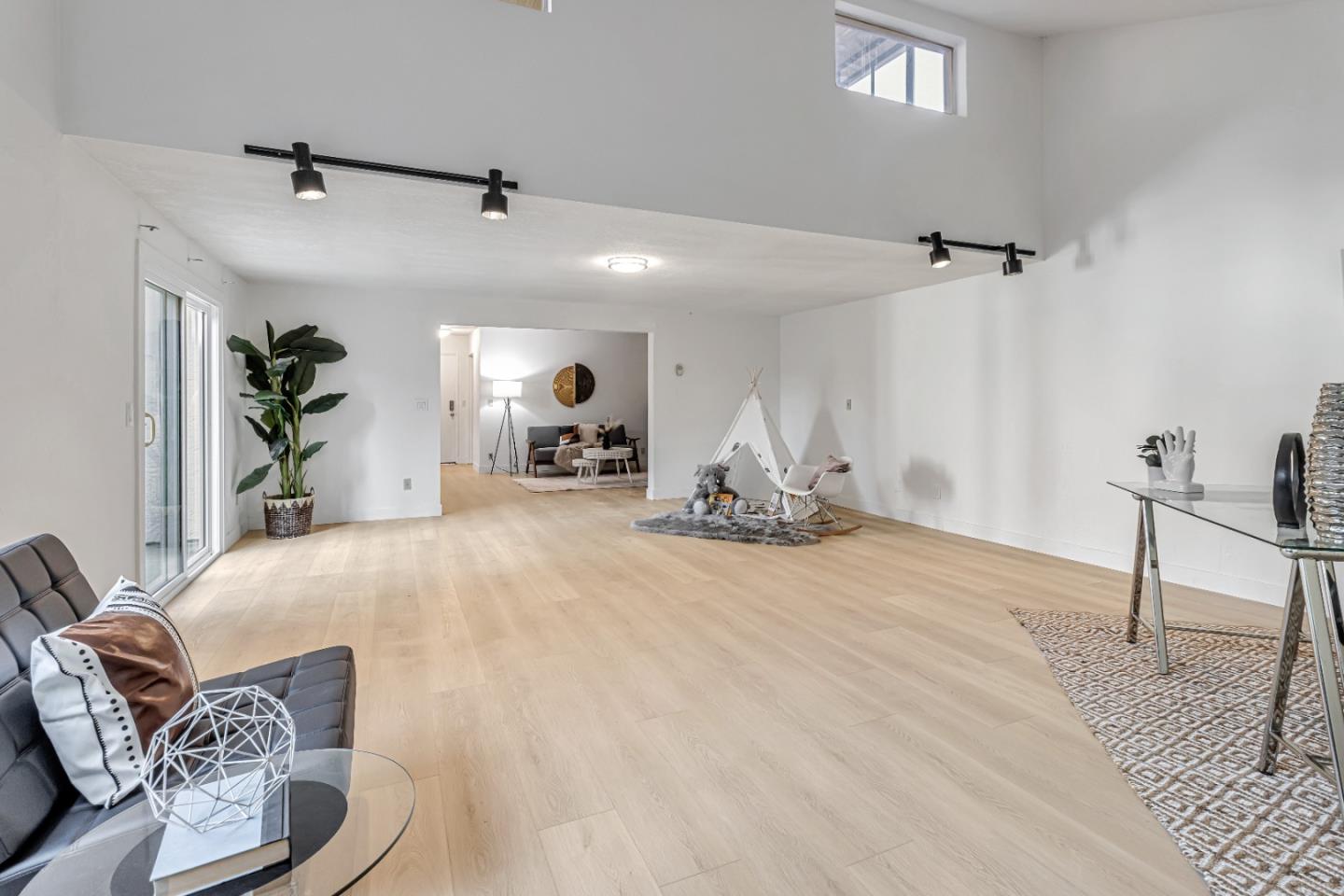 Detail Gallery Image 25 of 42 For 4131 Middle Park Dr, San Jose,  CA 95135 - 4 Beds | 2/1 Baths