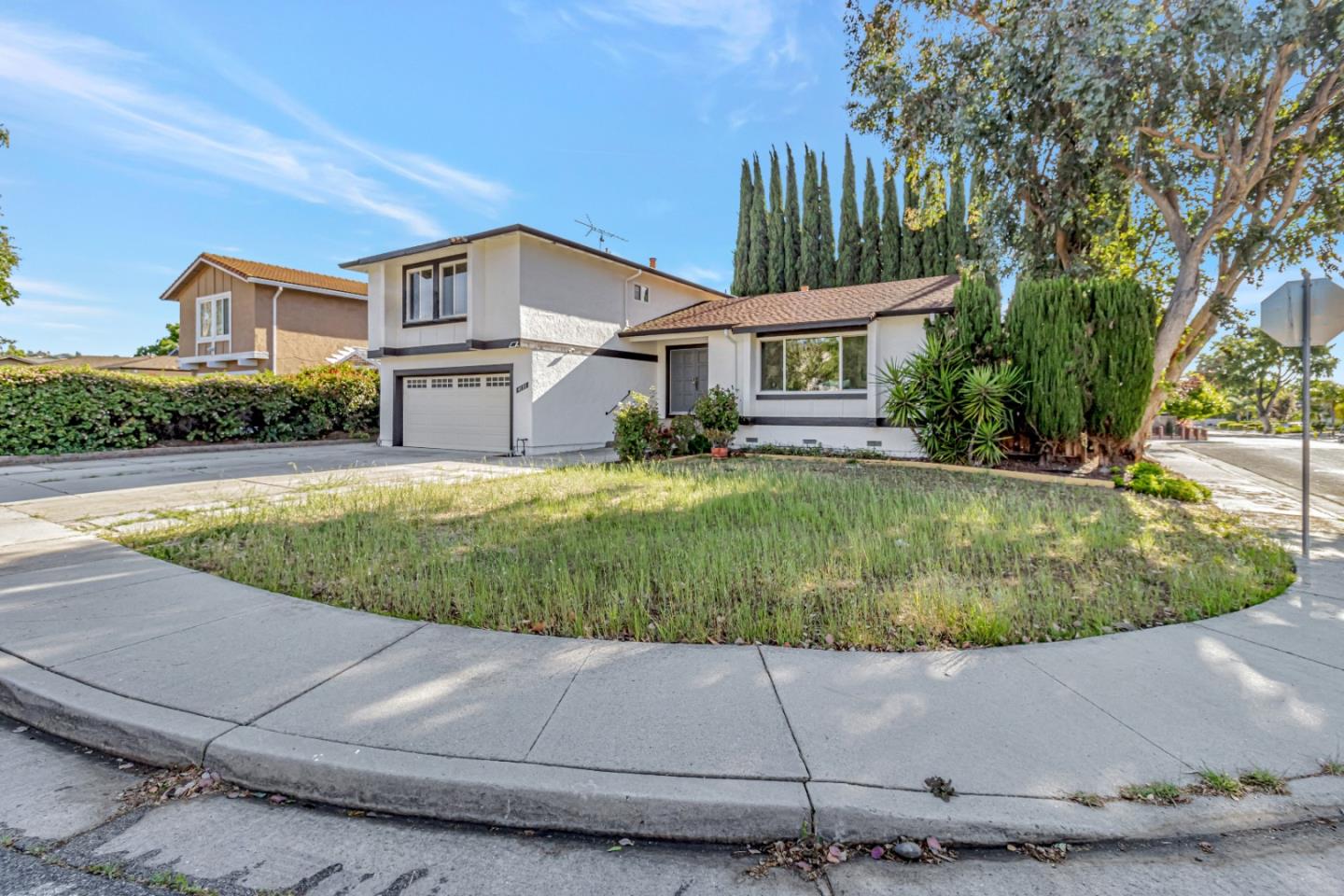 Detail Gallery Image 3 of 42 For 4131 Middle Park Dr, San Jose,  CA 95135 - 4 Beds | 2/1 Baths