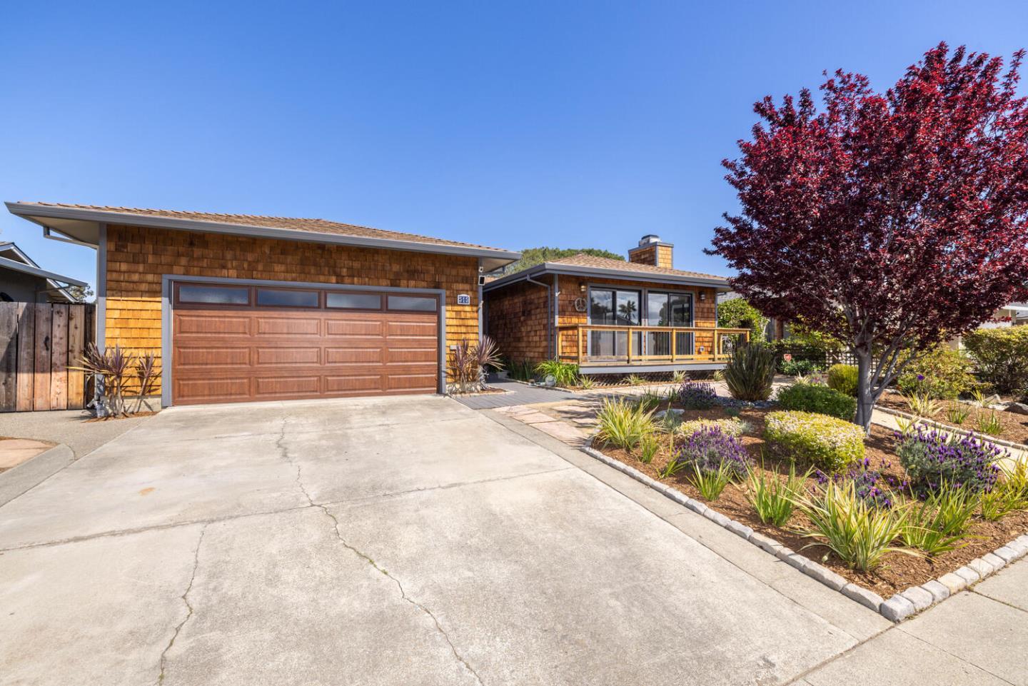 Detail Gallery Image 1 of 35 For 515 Lanyard Dr, Redwood Shores,  CA 94065 - 3 Beds | 2 Baths