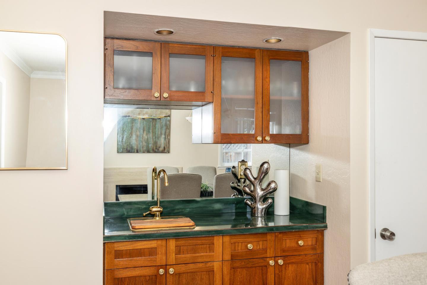 Detail Gallery Image 10 of 35 For 515 Lanyard Dr, Redwood Shores,  CA 94065 - 3 Beds | 2 Baths