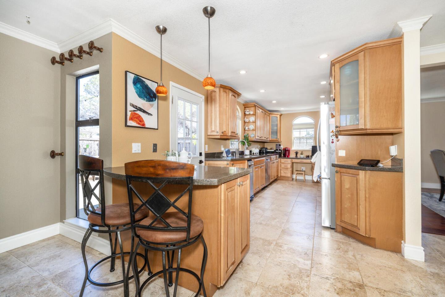 Detail Gallery Image 11 of 35 For 515 Lanyard Dr, Redwood Shores,  CA 94065 - 3 Beds | 2 Baths