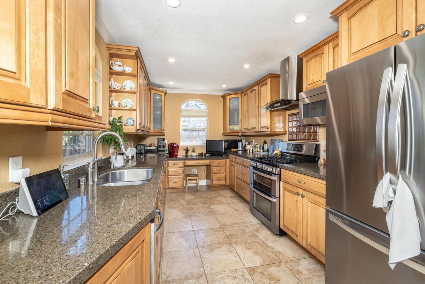 Detail Gallery Image 12 of 35 For 515 Lanyard Dr, Redwood Shores,  CA 94065 - 3 Beds | 2 Baths