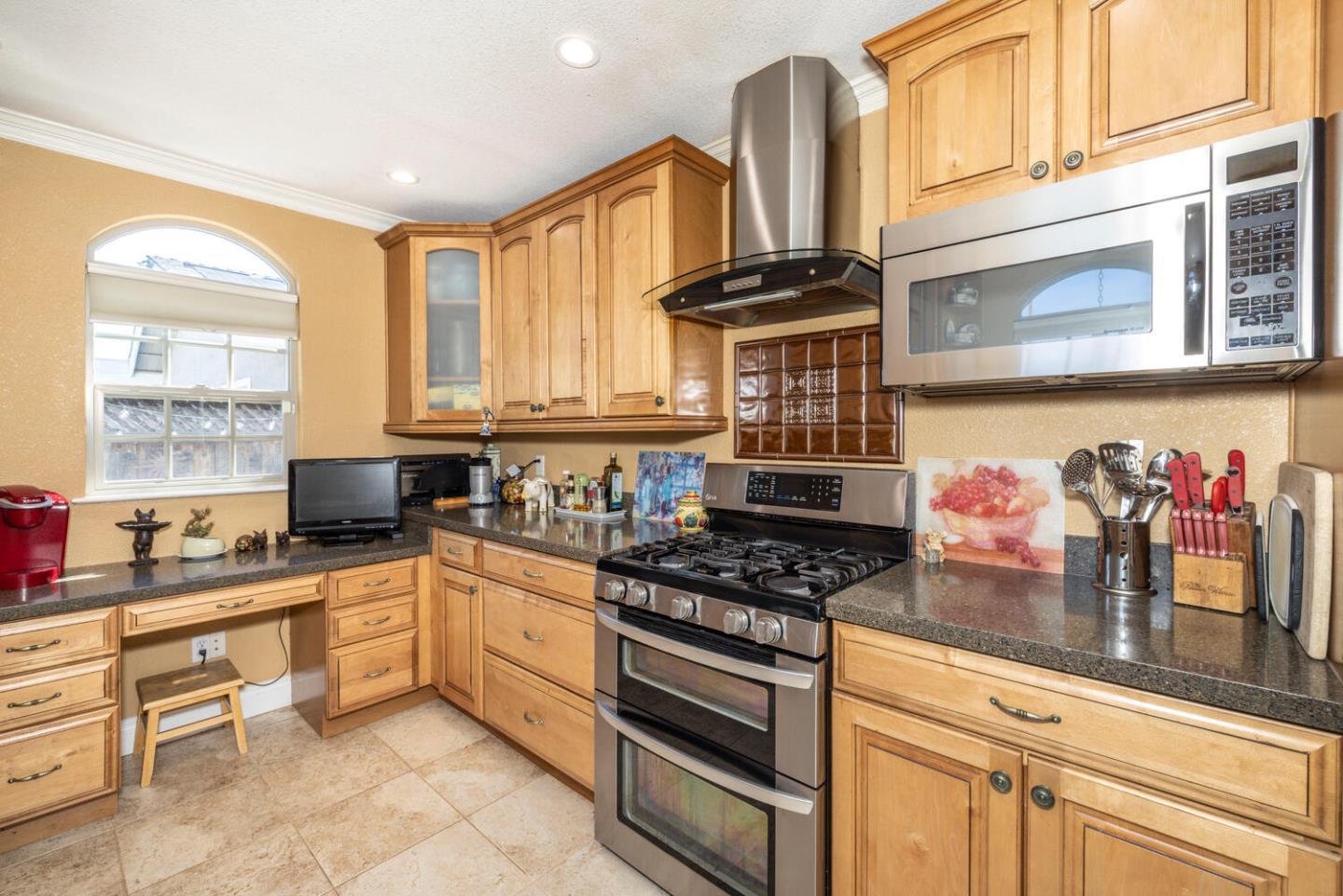 Detail Gallery Image 13 of 35 For 515 Lanyard Dr, Redwood Shores,  CA 94065 - 3 Beds | 2 Baths