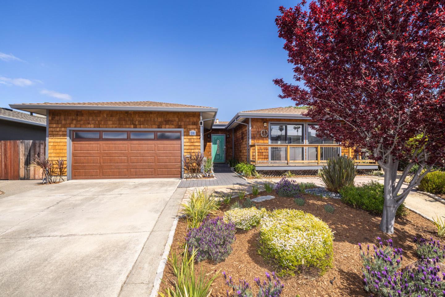 Detail Gallery Image 2 of 35 For 515 Lanyard Dr, Redwood Shores,  CA 94065 - 3 Beds | 2 Baths