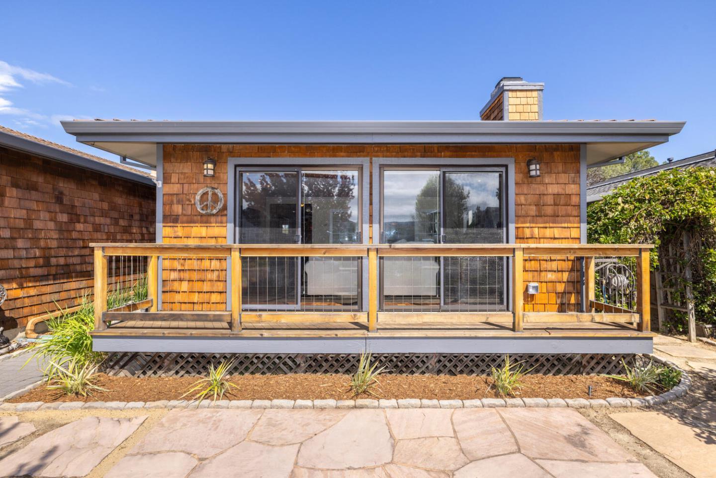 Detail Gallery Image 3 of 35 For 515 Lanyard Dr, Redwood Shores,  CA 94065 - 3 Beds | 2 Baths