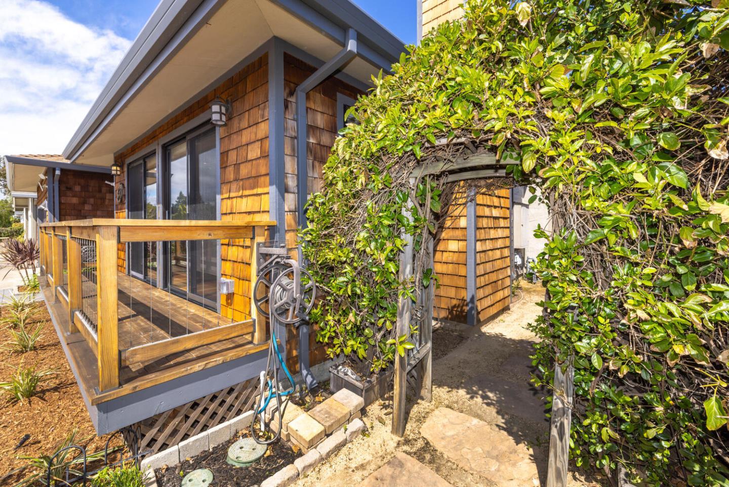 Detail Gallery Image 35 of 35 For 515 Lanyard Dr, Redwood Shores,  CA 94065 - 3 Beds | 2 Baths