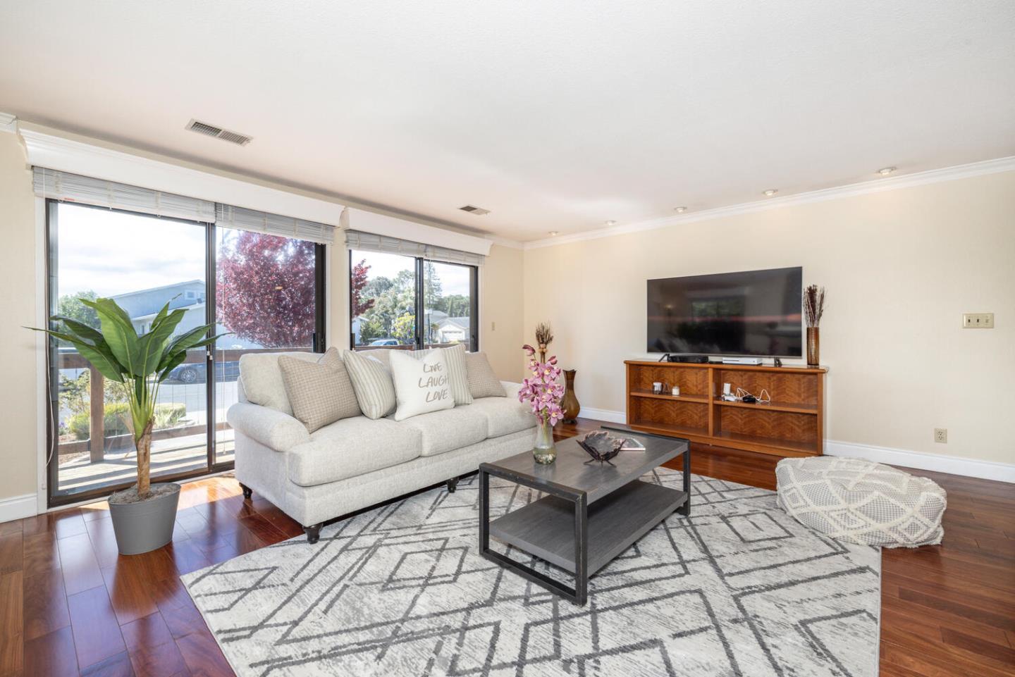 Detail Gallery Image 6 of 35 For 515 Lanyard Dr, Redwood Shores,  CA 94065 - 3 Beds | 2 Baths