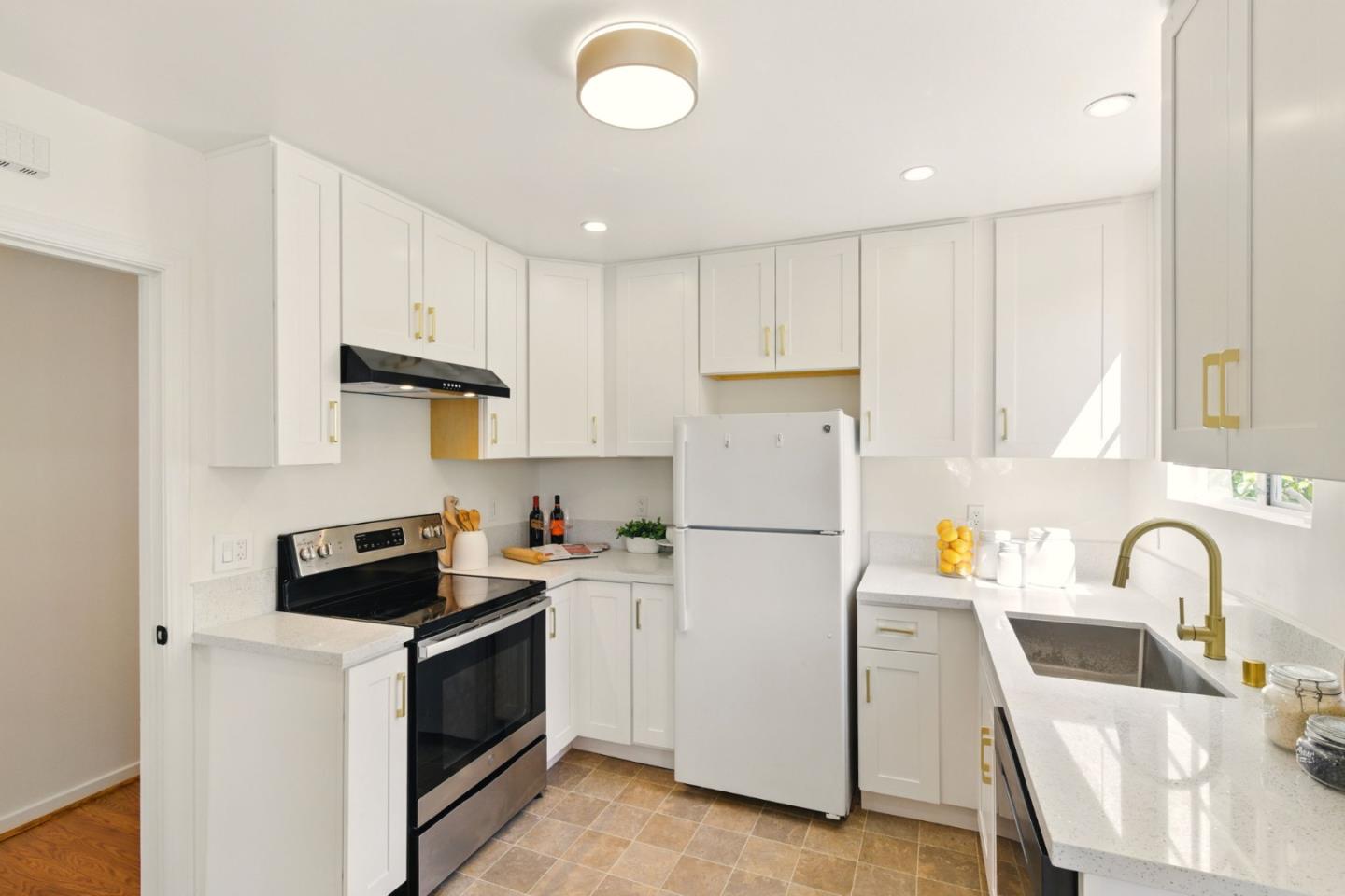 Detail Gallery Image 16 of 35 For 623 Bayview Ave, Millbrae,  CA 94030 - 3 Beds | 2 Baths