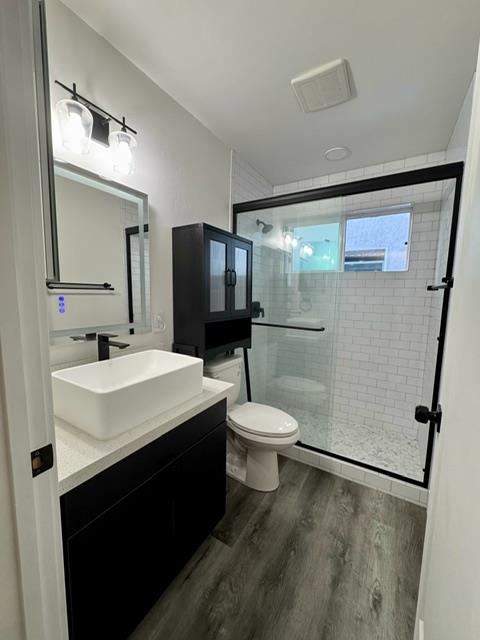 Detail Gallery Image 2 of 19 For 9582 Cherry Grove Cir, Sacramento,  CA 95829 - 5 Beds | 3/1 Baths