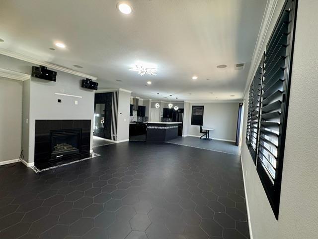 Detail Gallery Image 7 of 19 For 9582 Cherry Grove Cir, Sacramento,  CA 95829 - 5 Beds | 3/1 Baths