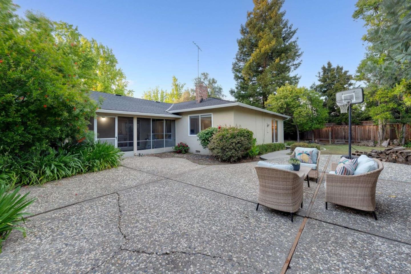 Detail Gallery Image 38 of 61 For 2760 Cheryl Ann Ct, San Jose,  CA 95124 - 4 Beds | 2/1 Baths