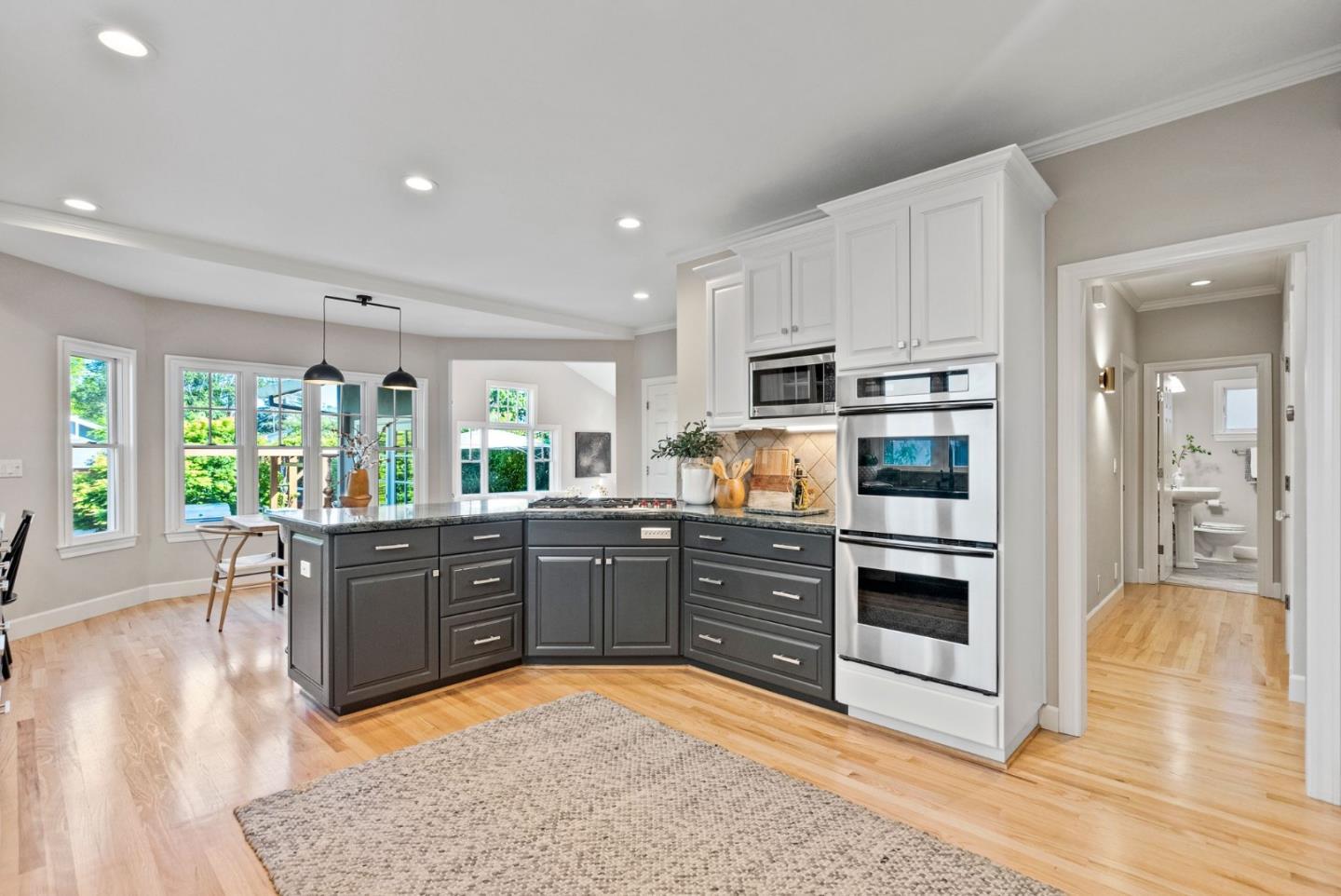Detail Gallery Image 13 of 70 For 113 Wildwood Ave, San Carlos,  CA 94070 - 5 Beds | 3 Baths