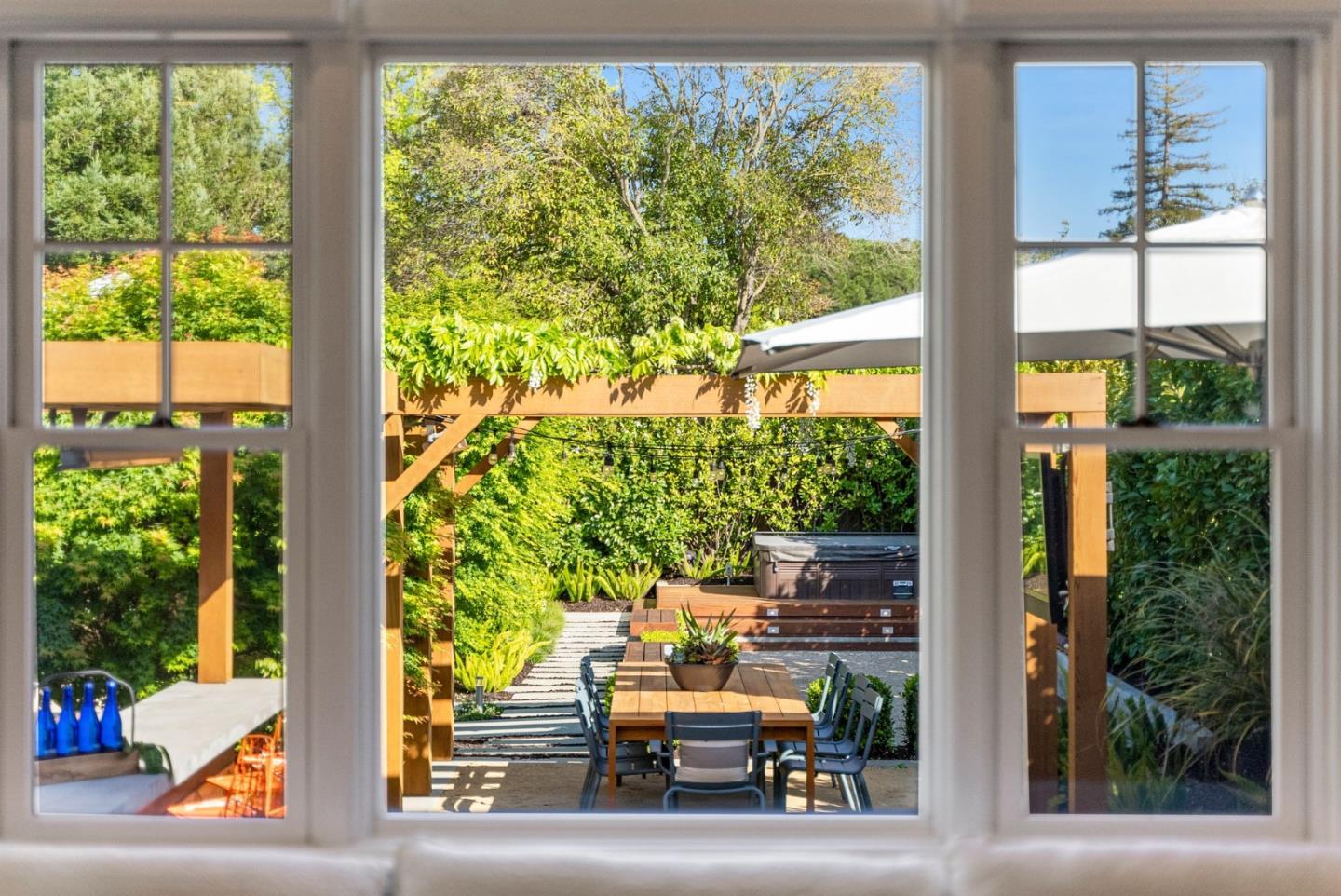Detail Gallery Image 21 of 70 For 113 Wildwood Ave, San Carlos,  CA 94070 - 5 Beds | 3 Baths
