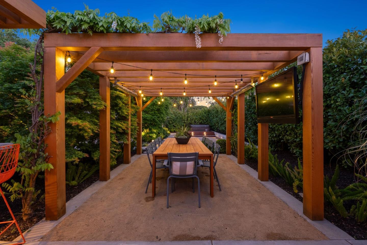 Detail Gallery Image 3 of 70 For 113 Wildwood Ave, San Carlos,  CA 94070 - 5 Beds | 3 Baths