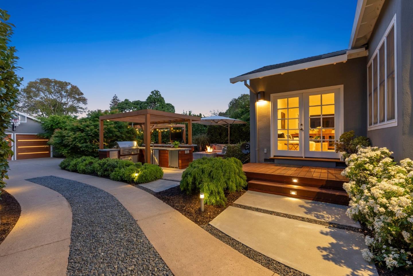 Detail Gallery Image 46 of 70 For 113 Wildwood Ave, San Carlos,  CA 94070 - 5 Beds | 3 Baths
