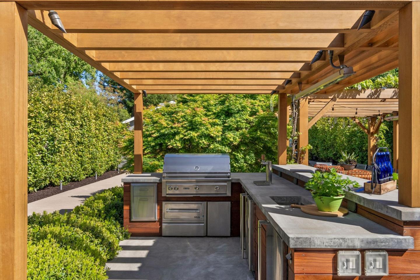 Detail Gallery Image 51 of 70 For 113 Wildwood Ave, San Carlos,  CA 94070 - 5 Beds | 3 Baths
