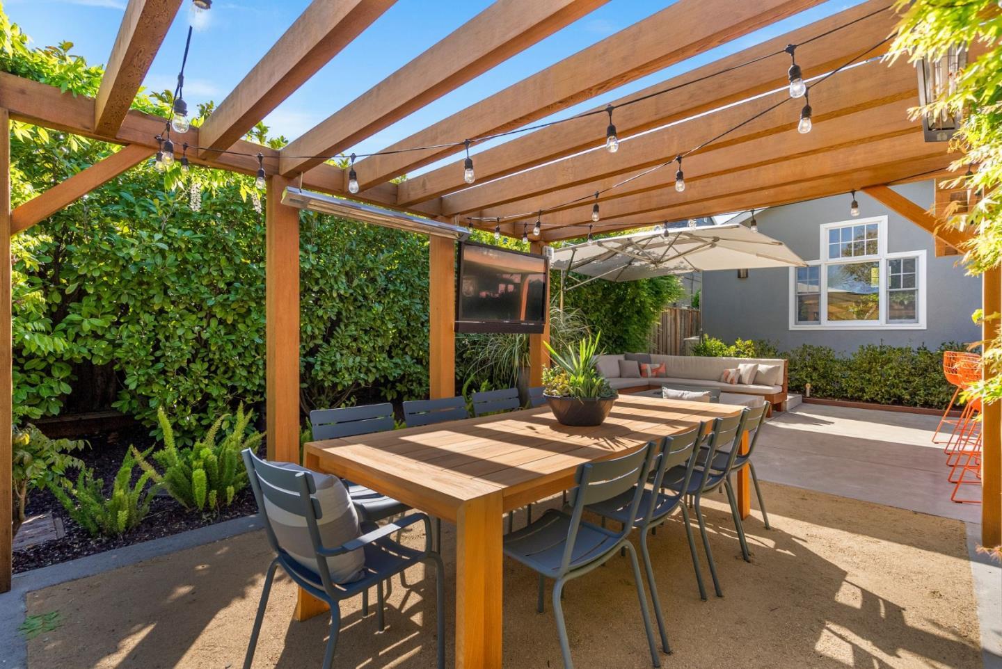 Detail Gallery Image 54 of 70 For 113 Wildwood Ave, San Carlos,  CA 94070 - 5 Beds | 3 Baths