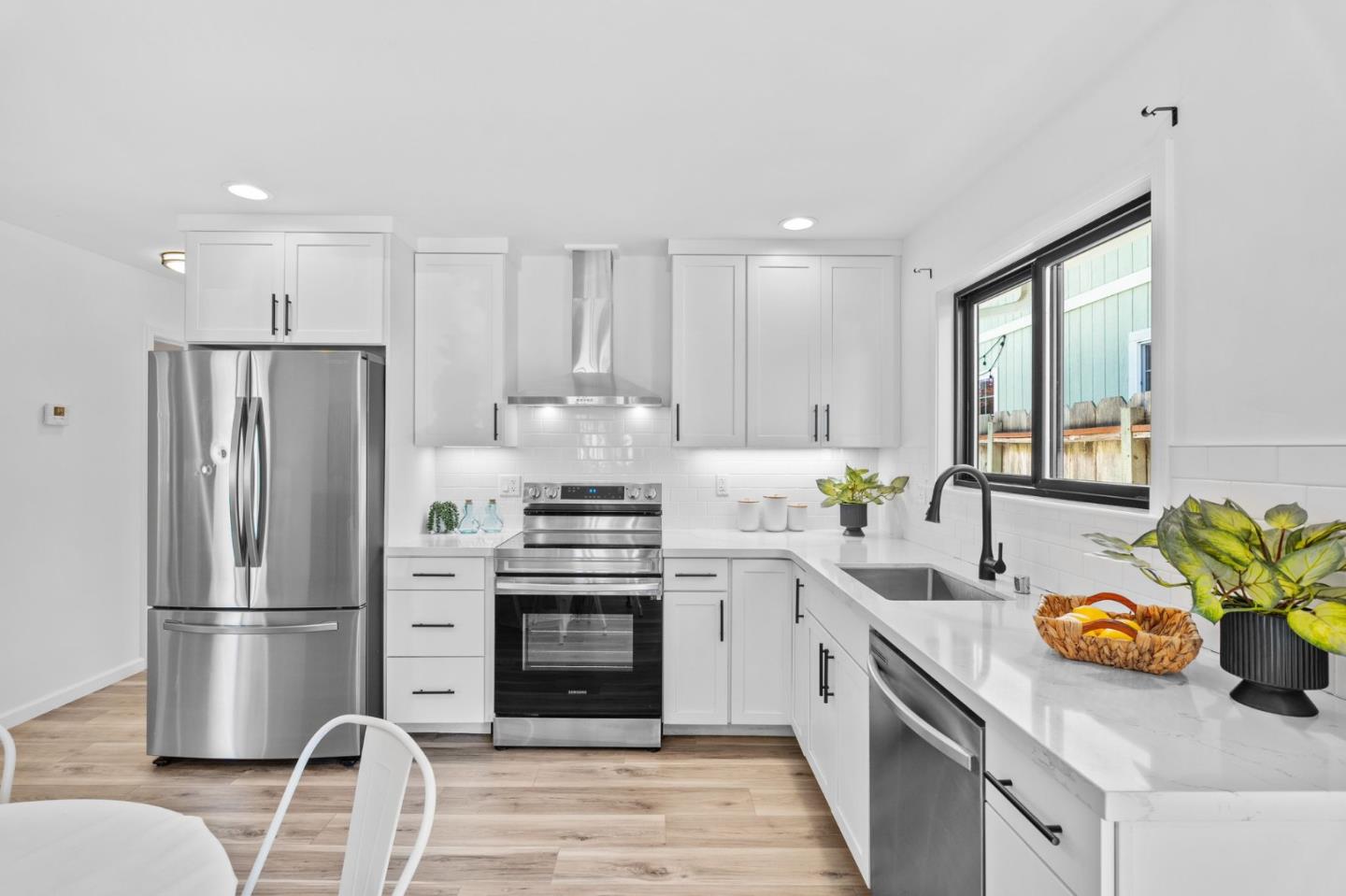 Detail Gallery Image 13 of 49 For 1131 Walk Cir, Santa Cruz,  CA 95060 - 3 Beds | 3 Baths