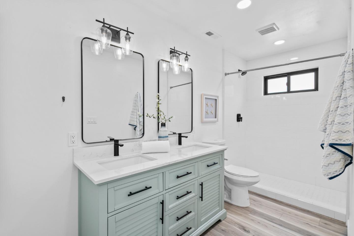 Detail Gallery Image 28 of 49 For 1131 Walk Cir, Santa Cruz,  CA 95060 - 3 Beds | 3 Baths