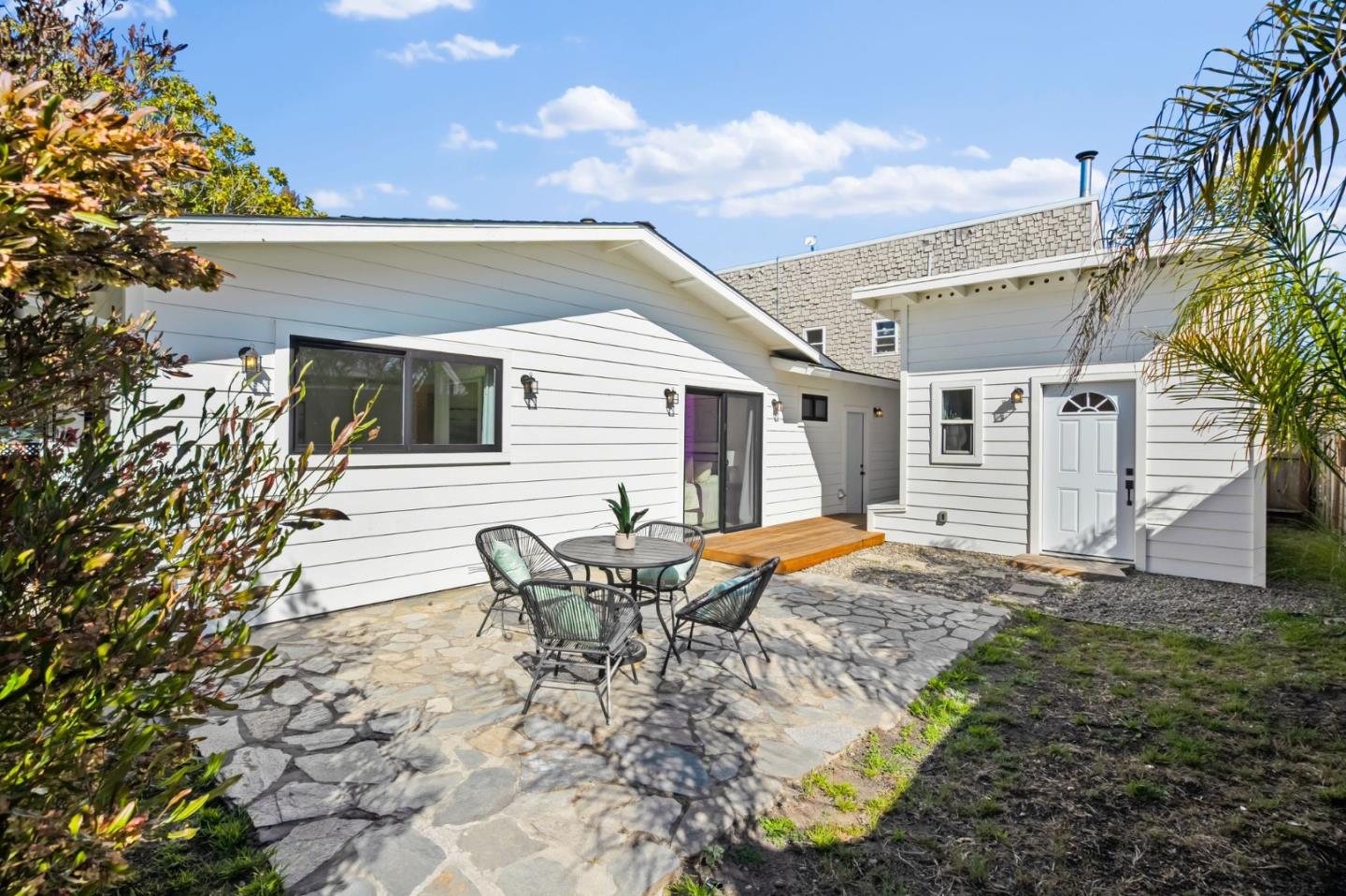 Detail Gallery Image 30 of 49 For 1131 Walk Cir, Santa Cruz,  CA 95060 - 3 Beds | 3 Baths