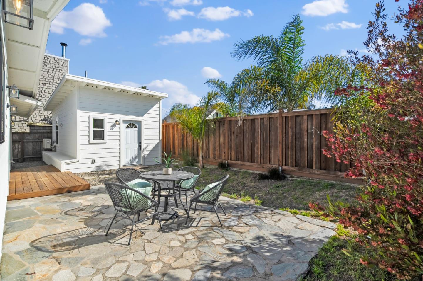 Detail Gallery Image 31 of 49 For 1131 Walk Cir, Santa Cruz,  CA 95060 - 3 Beds | 3 Baths