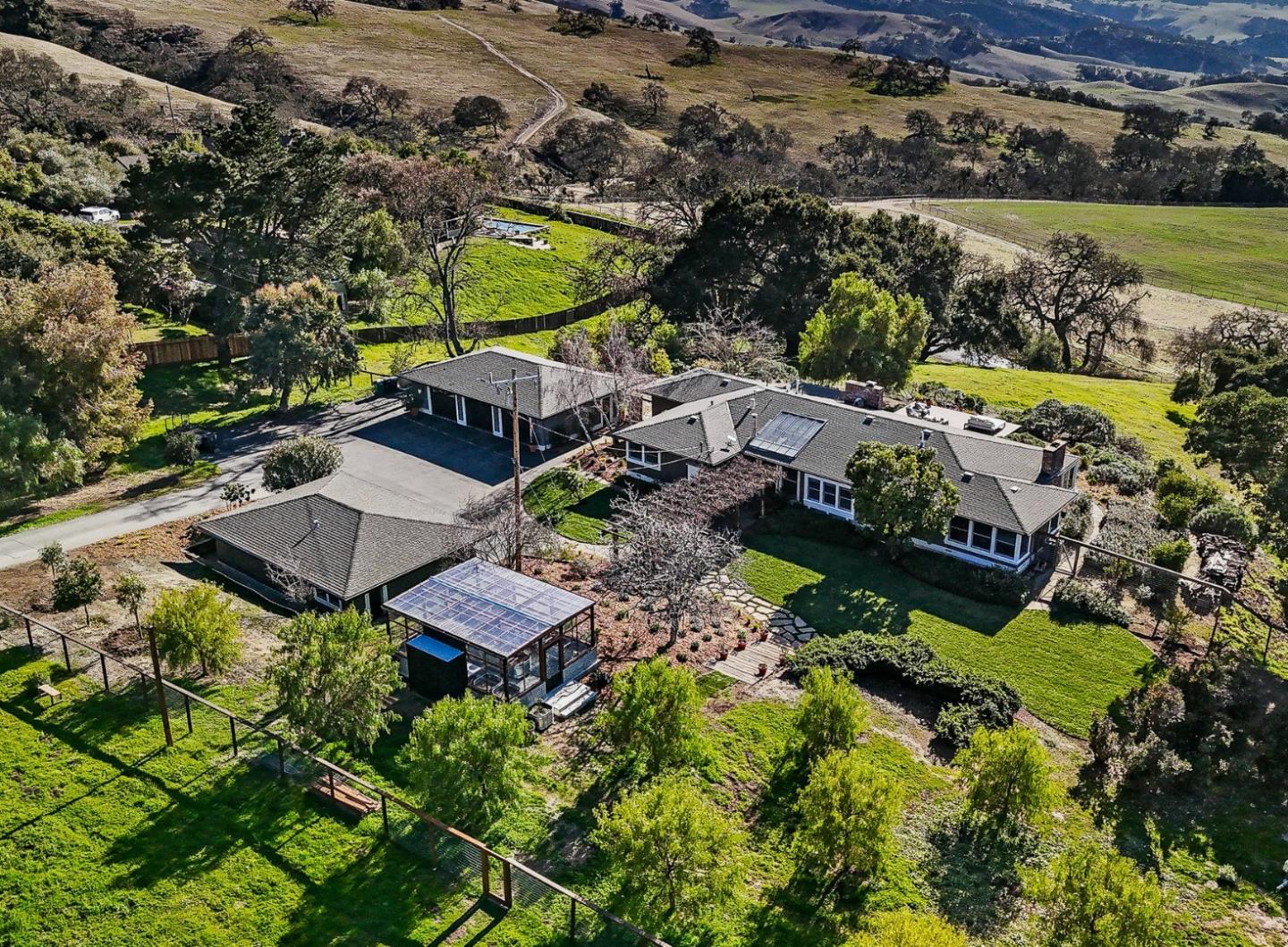 Detail Gallery Image 4 of 54 For 17755 Corral Del Cielo Rd, Corral De Tierra,  CA 93908 - 4 Beds | 2/1 Baths