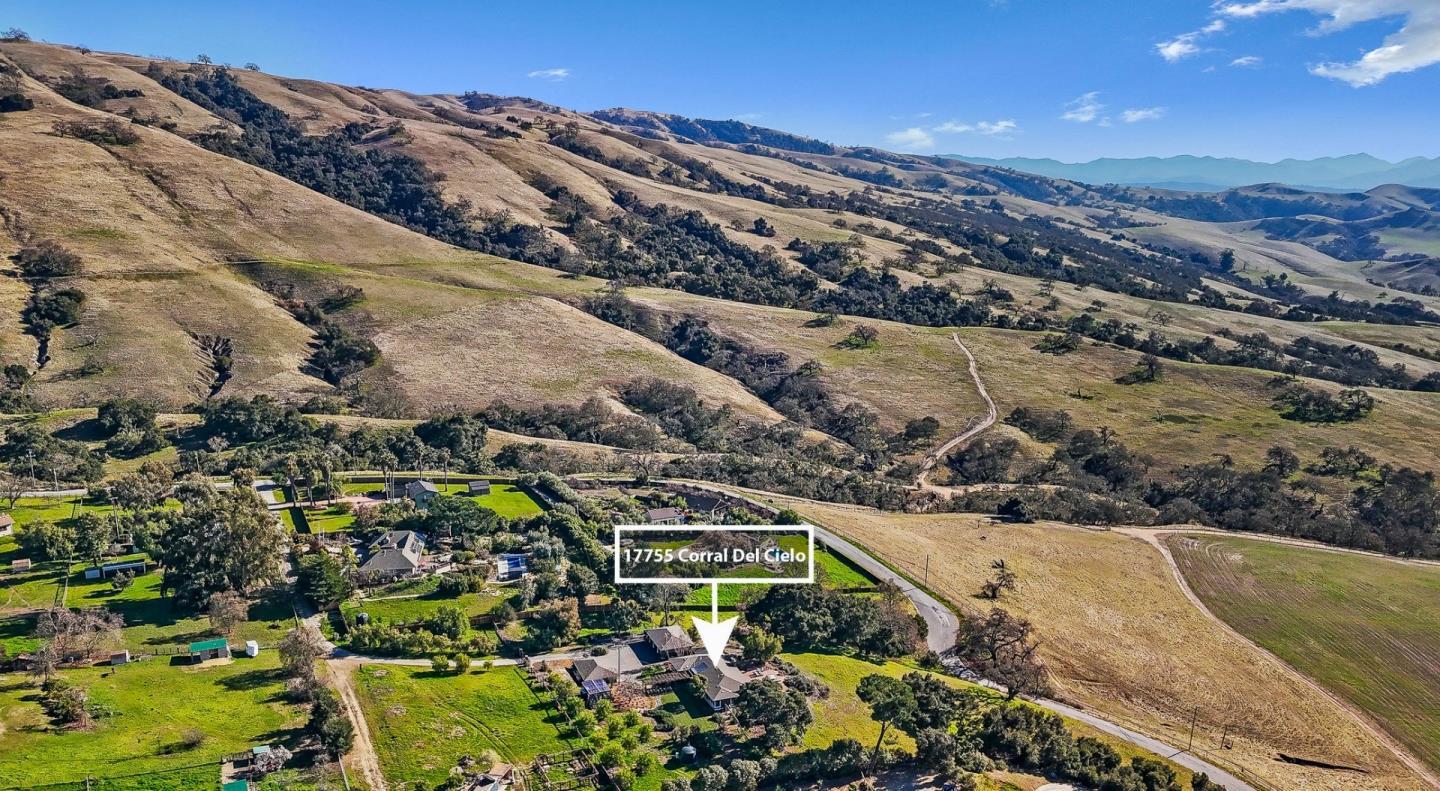 Detail Gallery Image 6 of 54 For 17755 Corral Del Cielo Rd, Corral De Tierra,  CA 93908 - 4 Beds | 2/1 Baths