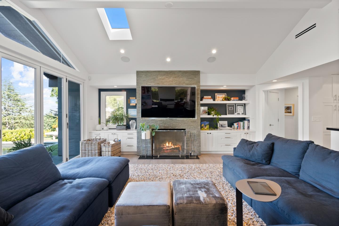 Detail Gallery Image 17 of 51 For 26960 Orchard Hill Ln, Los Altos Hills,  CA 94022 - 7 Beds | 7/1 Baths