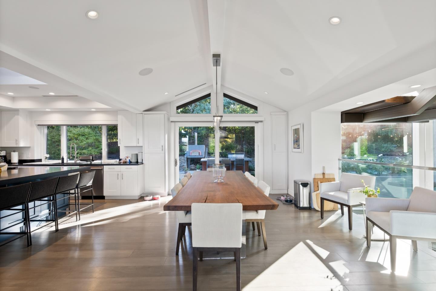 Detail Gallery Image 22 of 51 For 26960 Orchard Hill Ln, Los Altos Hills,  CA 94022 - 7 Beds | 7/1 Baths